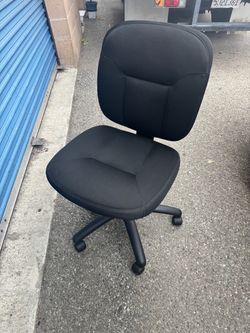 Black Mesh Office Chair No Arms