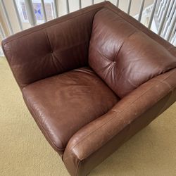 Single Leather Couch 