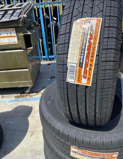 265/70R18 Arroyo H/T Set 4 New Tires