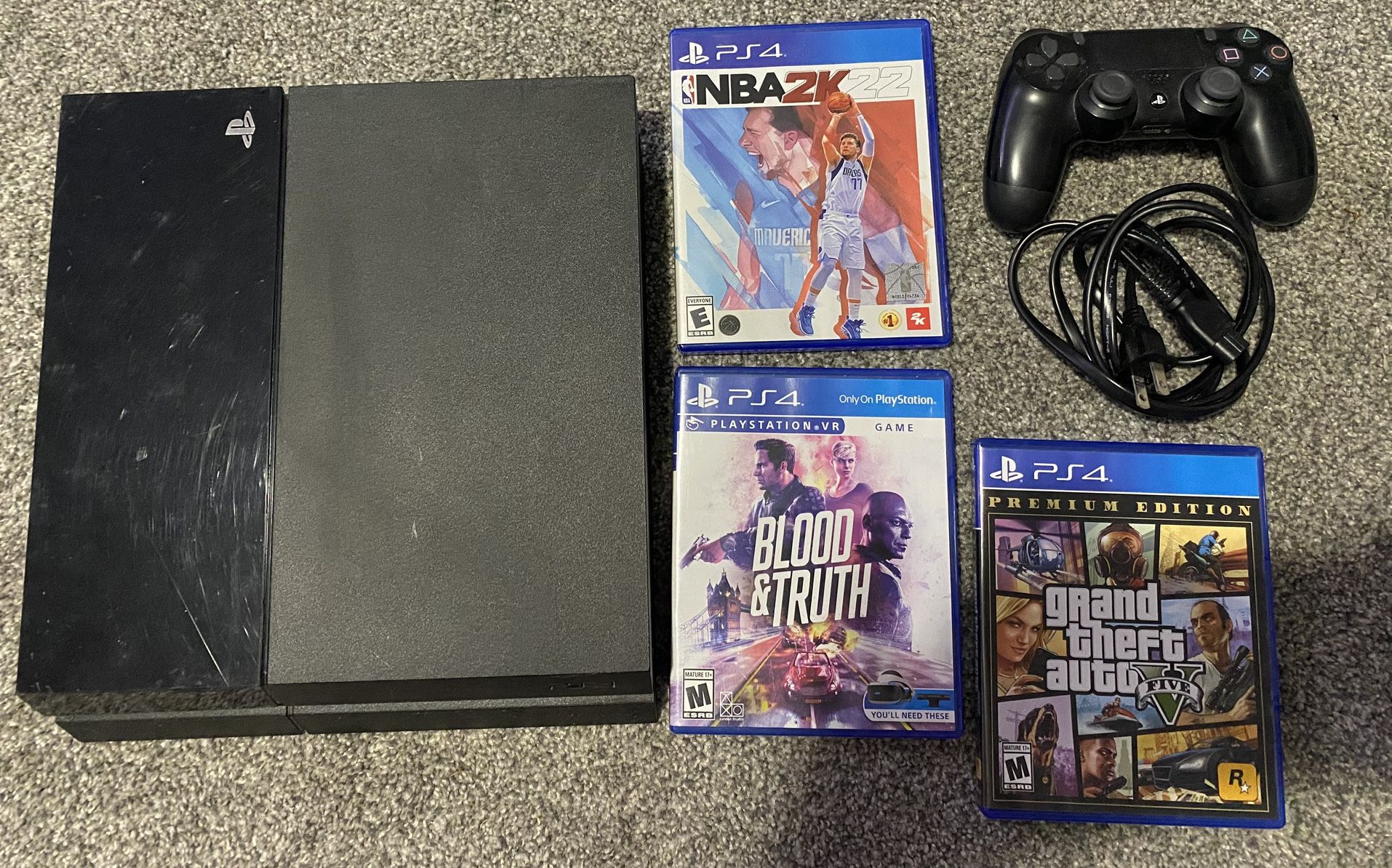 PlayStation4 With Controller and 3 Games
