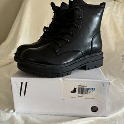 Solid black Side Zip Combat Boots