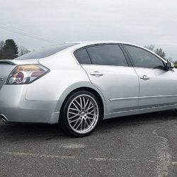 ForSale'09 Nissan Altima SE*🚀