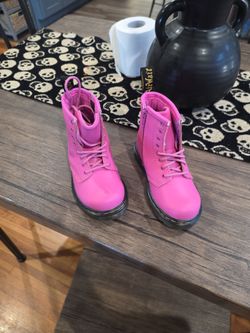 Dr. Martens Kids Pink Lace-Up size 8 Boots