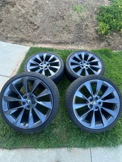 Tesla Model S wheels