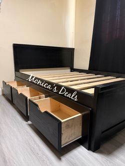 Queen Solid Wood Bed Frame With 3 Drawers $600