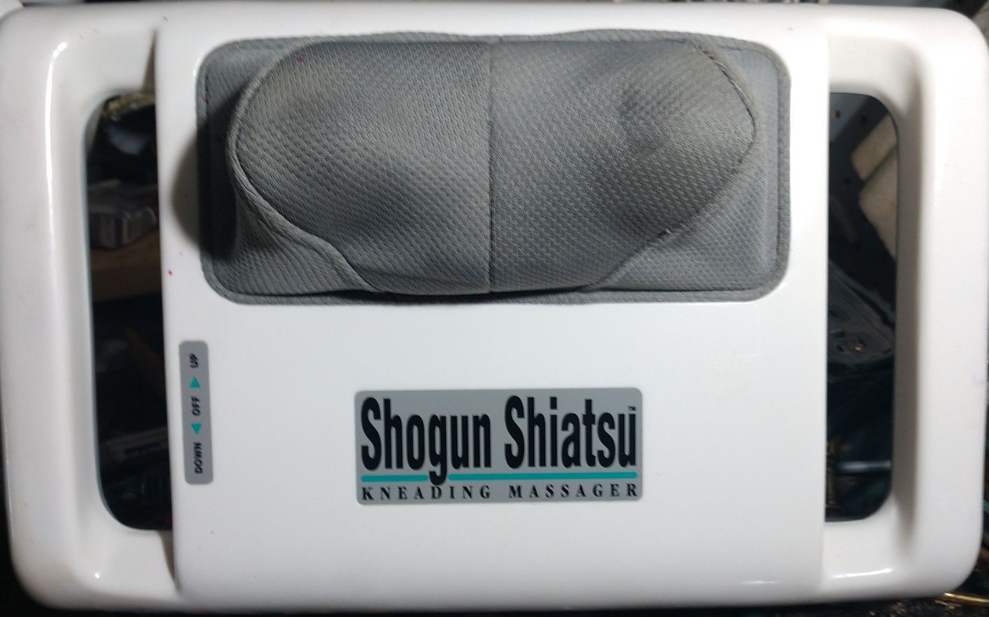Homedics Shogun Shiatsu Kneading Massager--model Sm-444