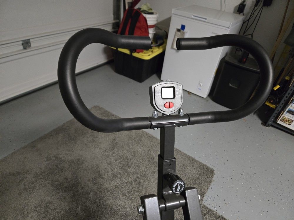 ROW AND RIDE - ALMOST NEW Squat Machine
