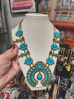 Howlite Statement Necklace - Gold-Tone Horseshoe
