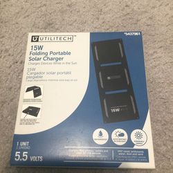 New 15 Watt Folding Solar Panel $30