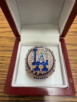 NEW 2025 LOS ANGELES LA DODGERS WORLD SERIES CHAMPIONSHIP RING FREDDIE FREEMAN W/ BOX