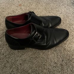 Black dress shoes