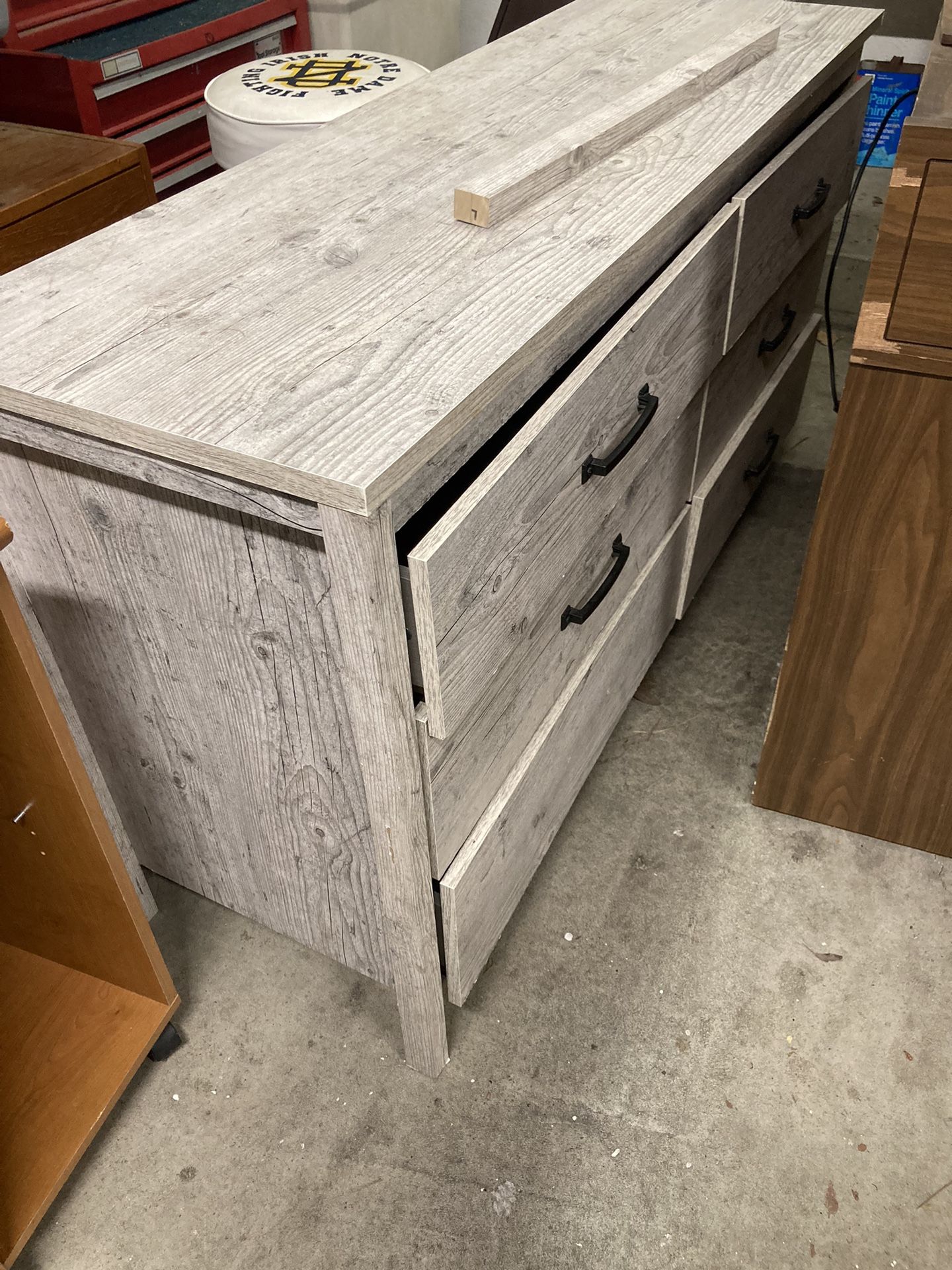 Dresser