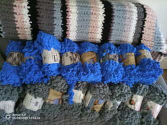 32 Skeins of loop yarn NEW!!  Make offer