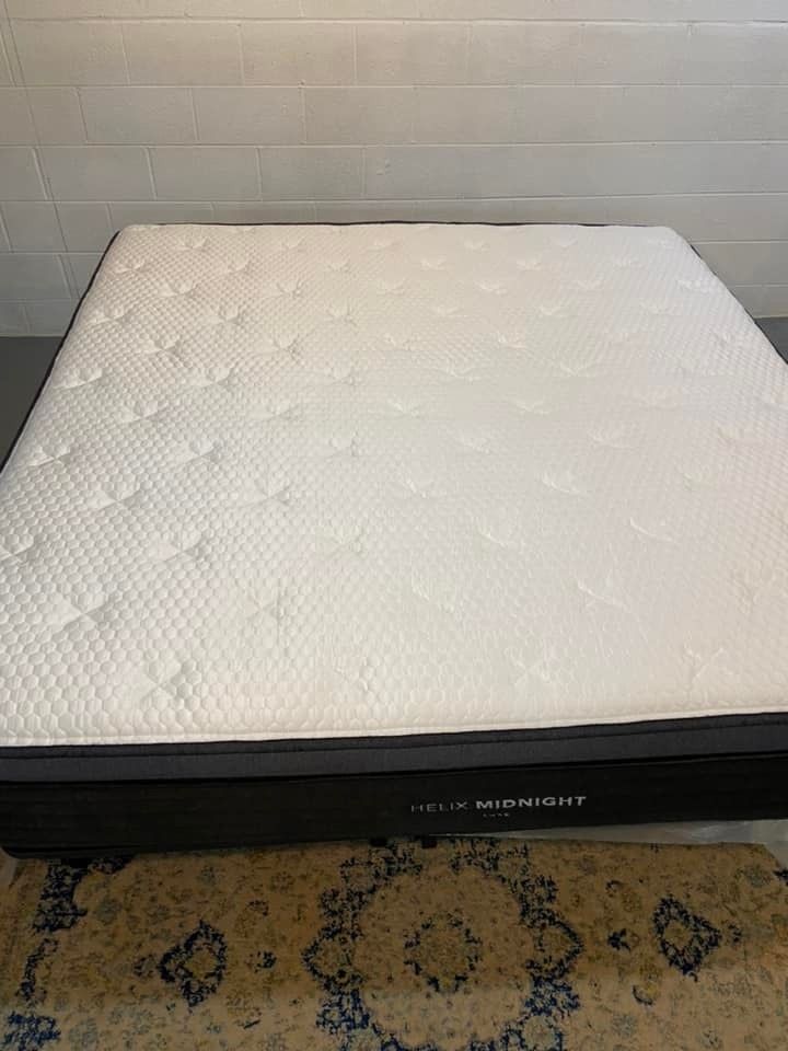 HelixLuxe Midnight (1 King Cover: GlacioTex + CoolForce Layer Top Layer: ErgoAlign Layer)P VHW7XHNK