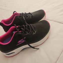 Skechers