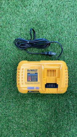 Dewalt 20V MAX / 60V MAX FLEXVOLT Lithium-Ion Fan Cooled Fast Battery Charger
