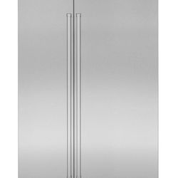 Sub-Zero Refrigerator – Built-In Luxury | Excellent Condition