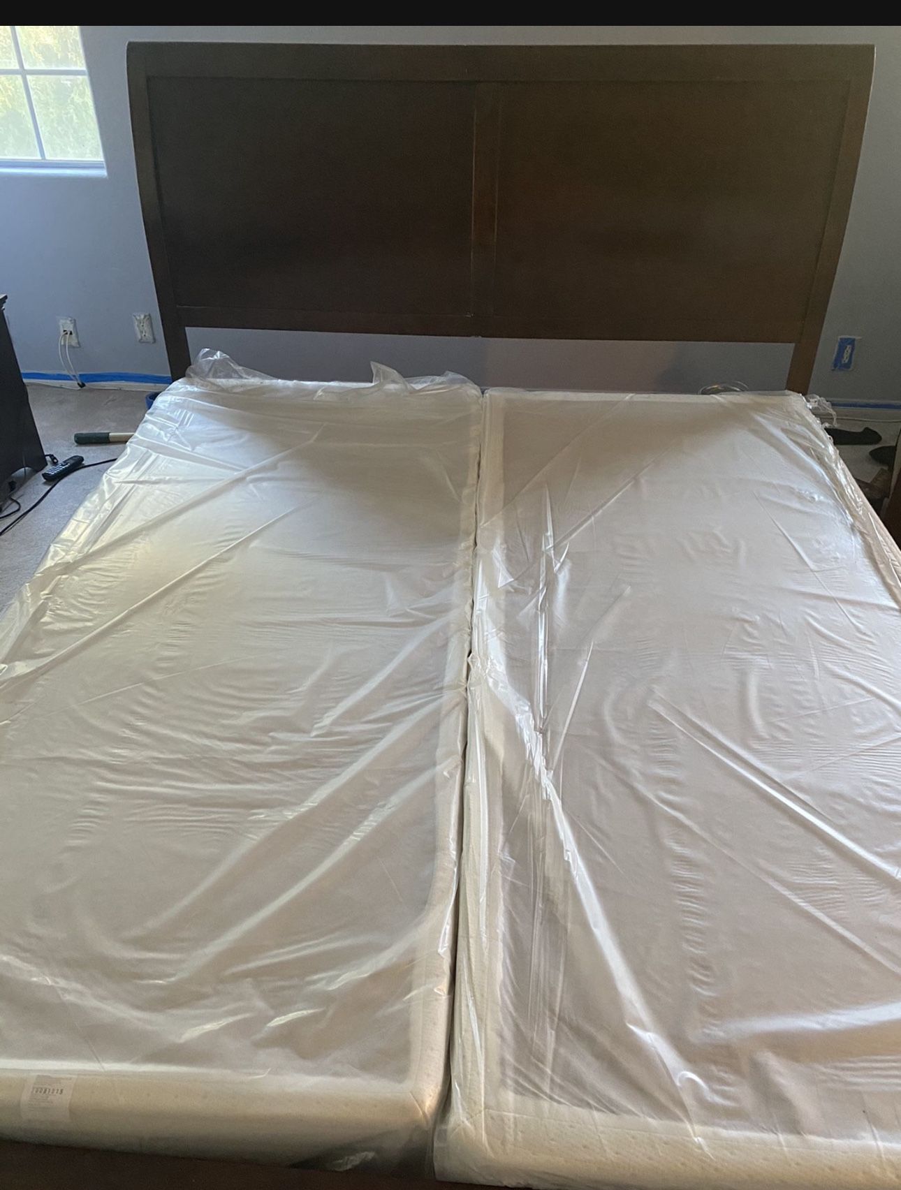 Calkiing Wooden Bedframe