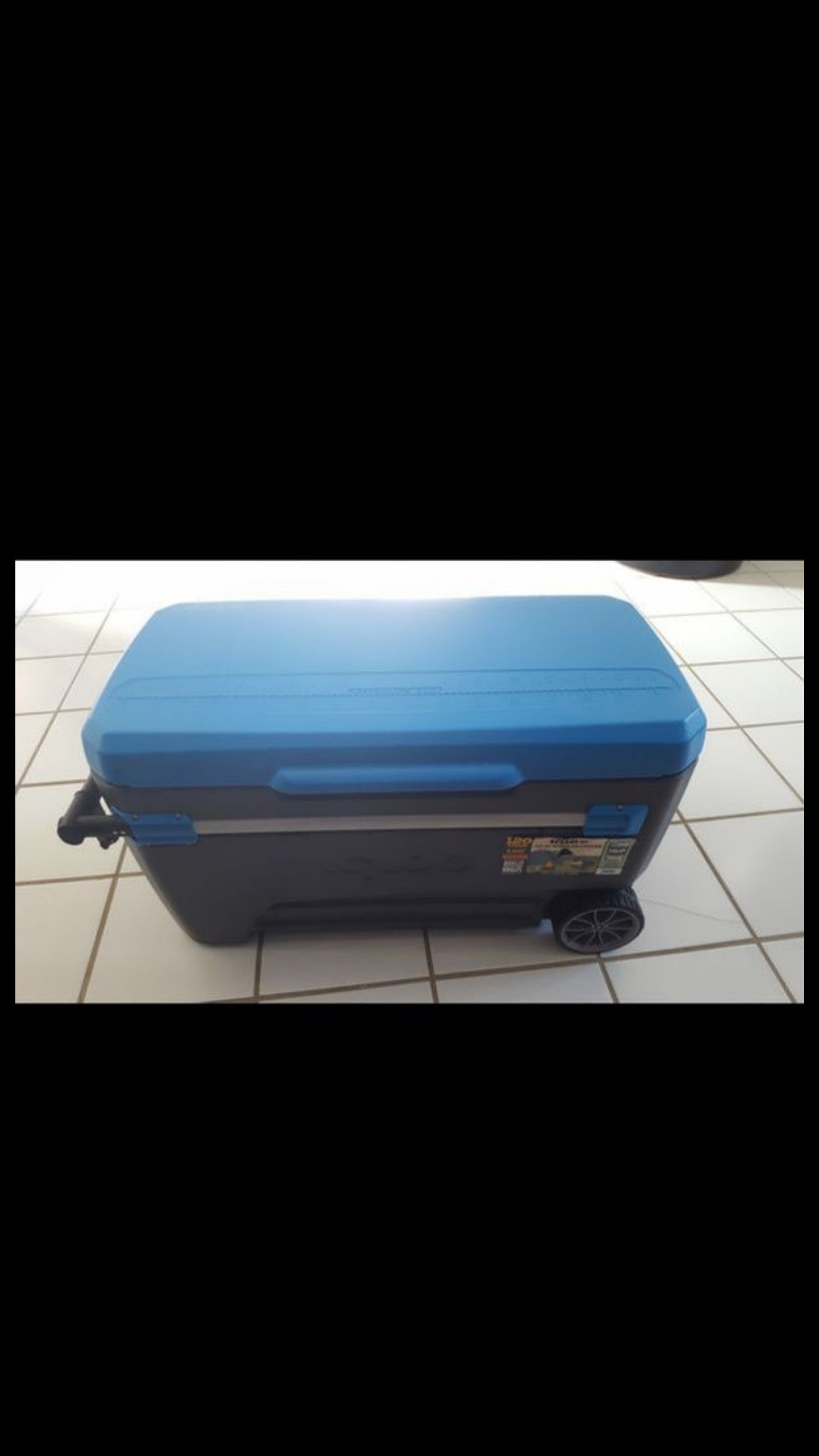 IGLOO glide roller cooler 100qt