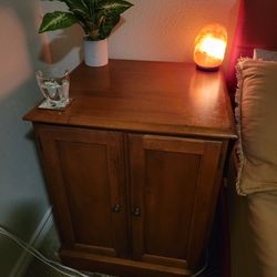 Cupboard/end Table Large