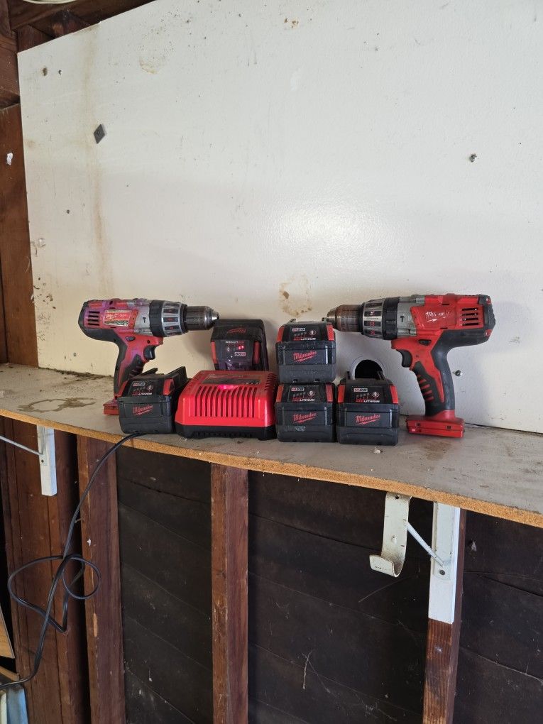 Milwaukee 28v Hammer