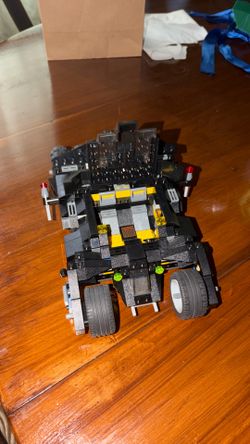 Lego Batman set 7888 tumbler