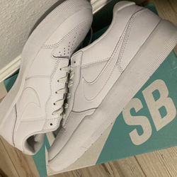 Nike SB Sneaker Size 11 Men’s