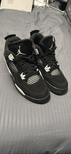 Jordan 4s Black Cat: size 7