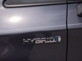 2015 Toyota Prius Thumbnail