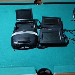 DVD player with 1 flip down screen & 2 back seat headrest screen truck got wreaked 