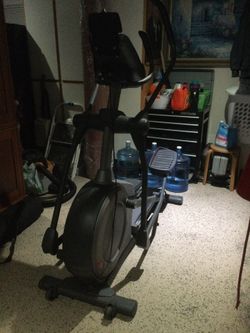 Free Motion Exercise Machine