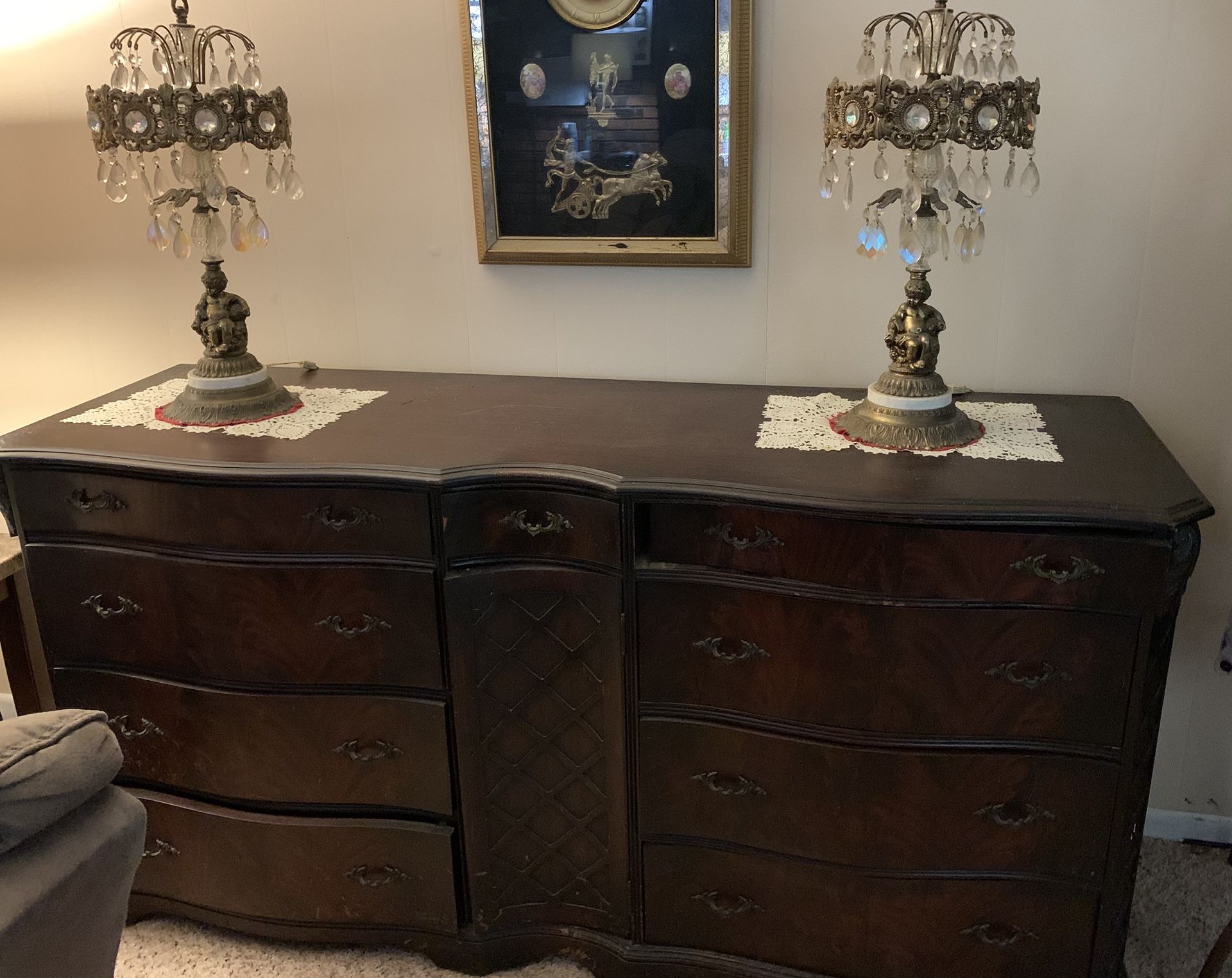 Antique Chest Of Drawers (lamps Included)
