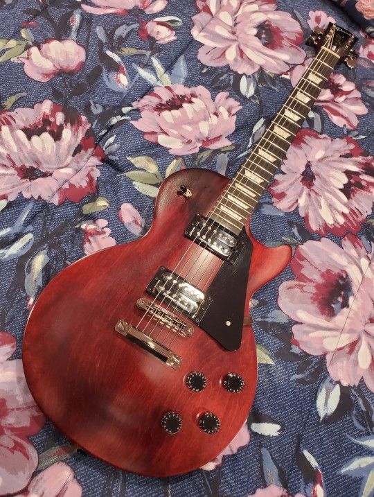 GIBSON Les Paul Modern Studio 2023 Solid Body Electric Guitar (Winehouse Red) (Used)