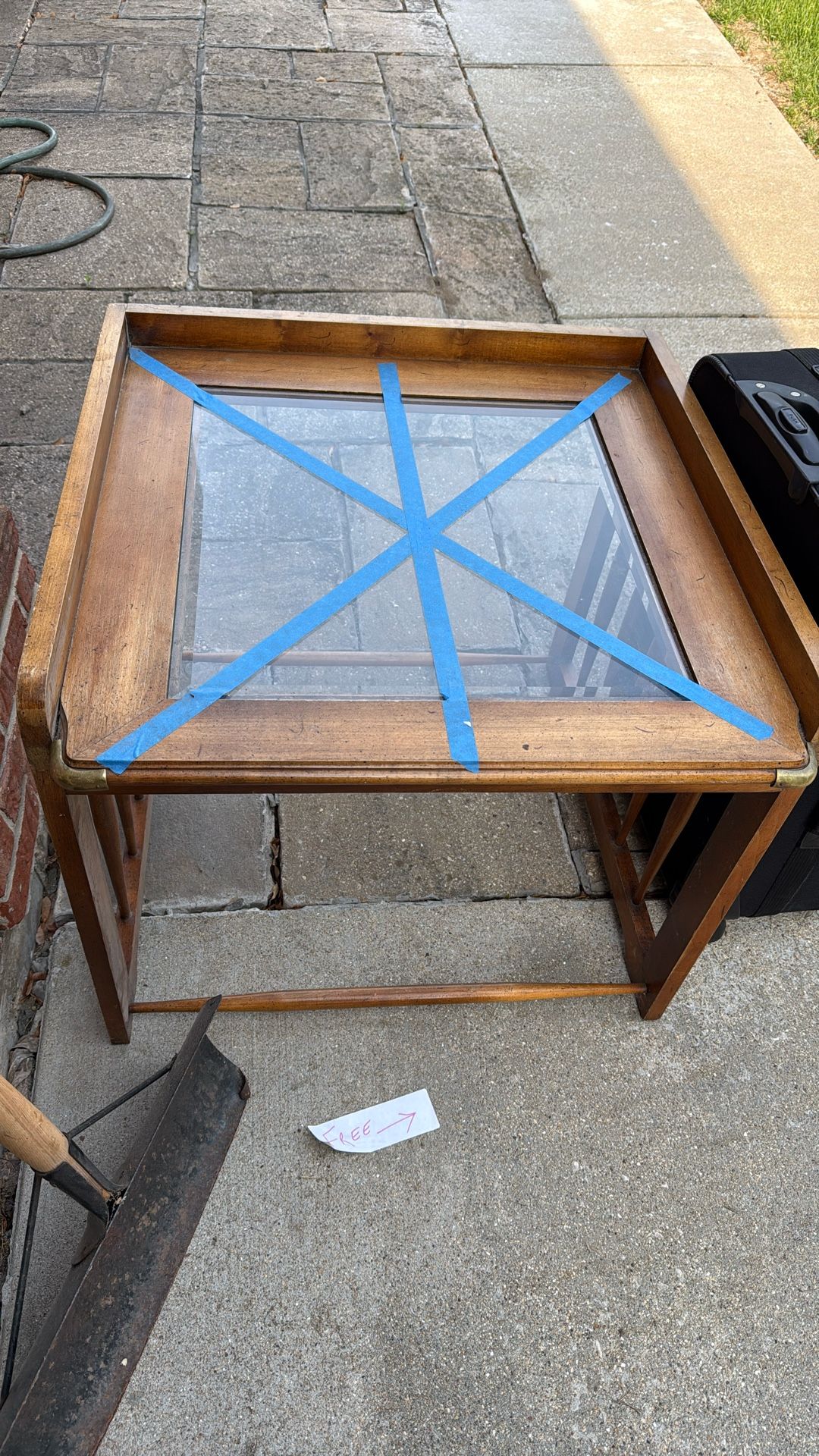 Free Glass Top End Table