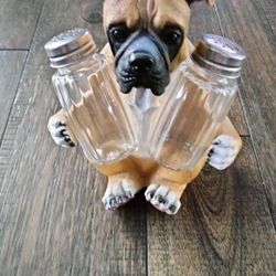 Bulldog Rocky salt and pepper holder