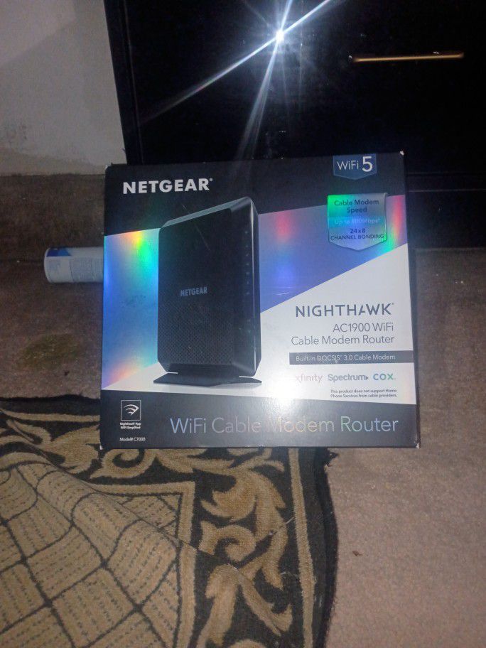 Netgear Nighthawk AC1900 WIFI CABLE MODEM ROUTER