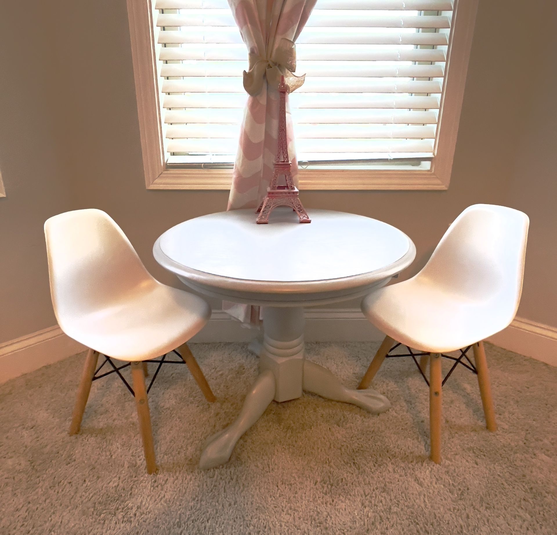 Kids Table and Chairs 