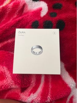 Oura Ring 4 - Silver - Size 8 - New in box (sealed)
