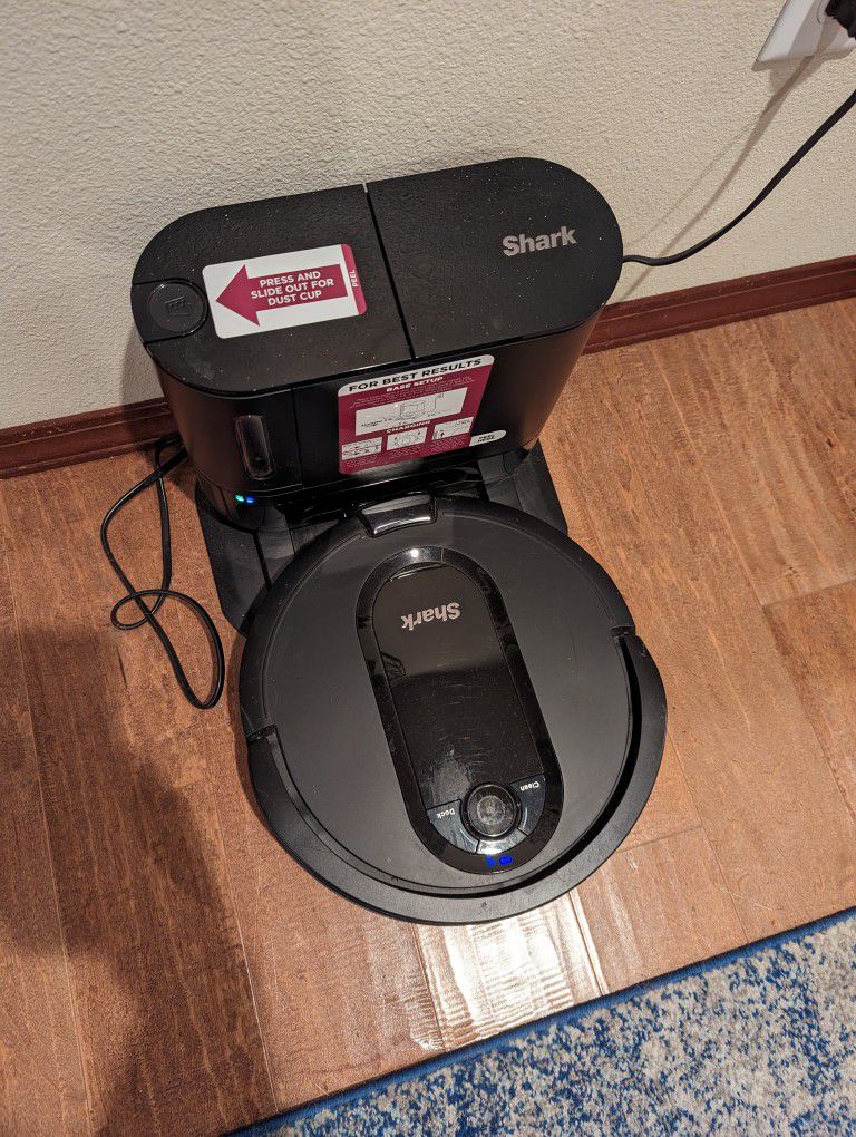 Shark robot Vacuum