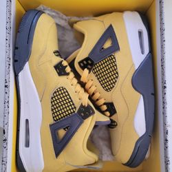 Jordan 4 Lightning Size 7