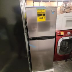 Refrigerator Avanti 