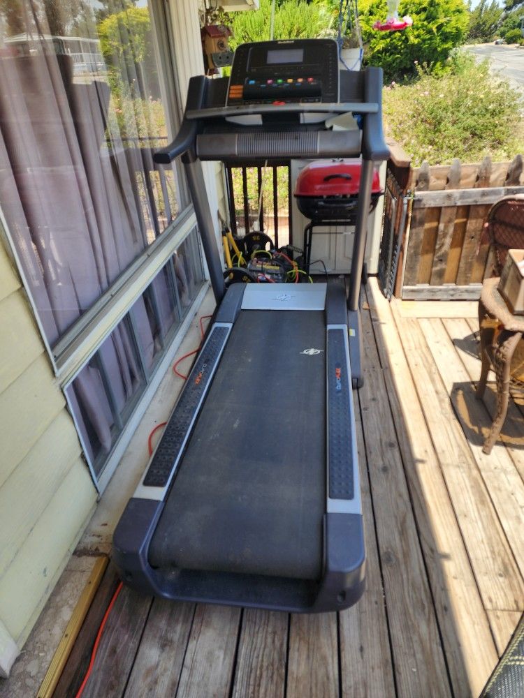 Nordictrack Commercial 1500 Treadmill