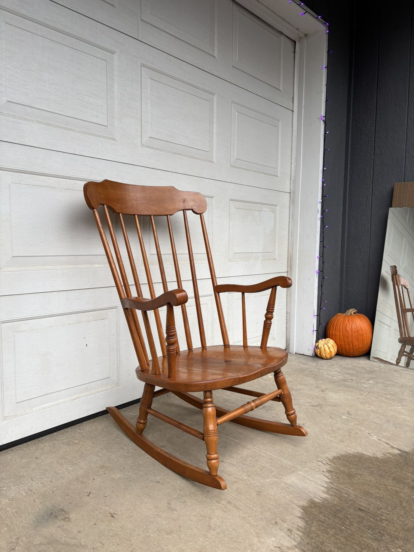 Vintage Windsor Slatback Japanese Made Rocking Lounge Chair •FREE DELIVERY•