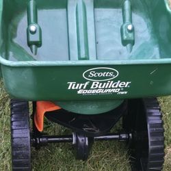 Turfbilder Scotts Edgegard Spreader Mini 