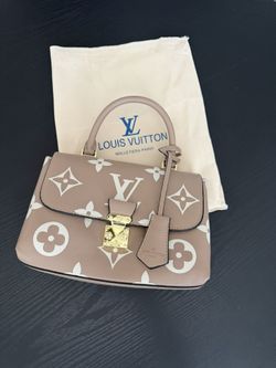 L V Cross Body