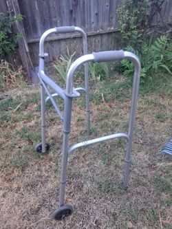 Folding walker