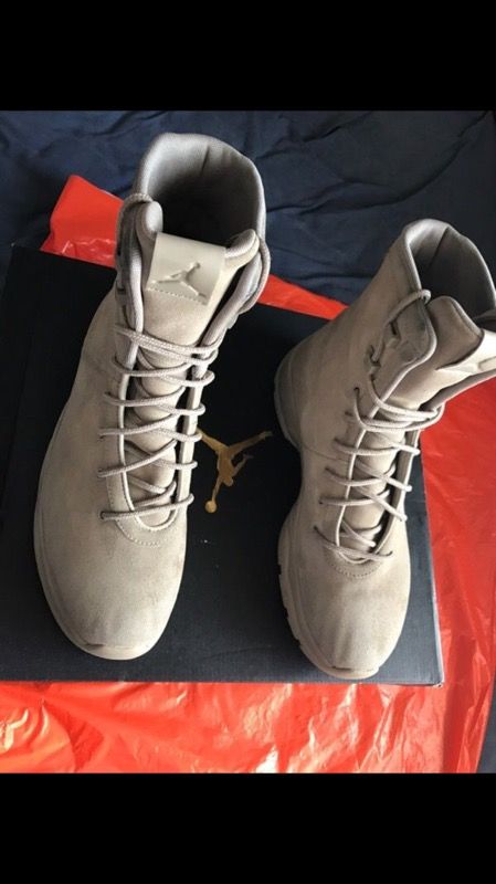 NIKE AIR JORDAN FUTURE BOOT EP SIZE 10
