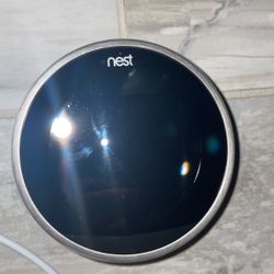 Working Nest Thermostat No Box Significantly Under Retail Value 