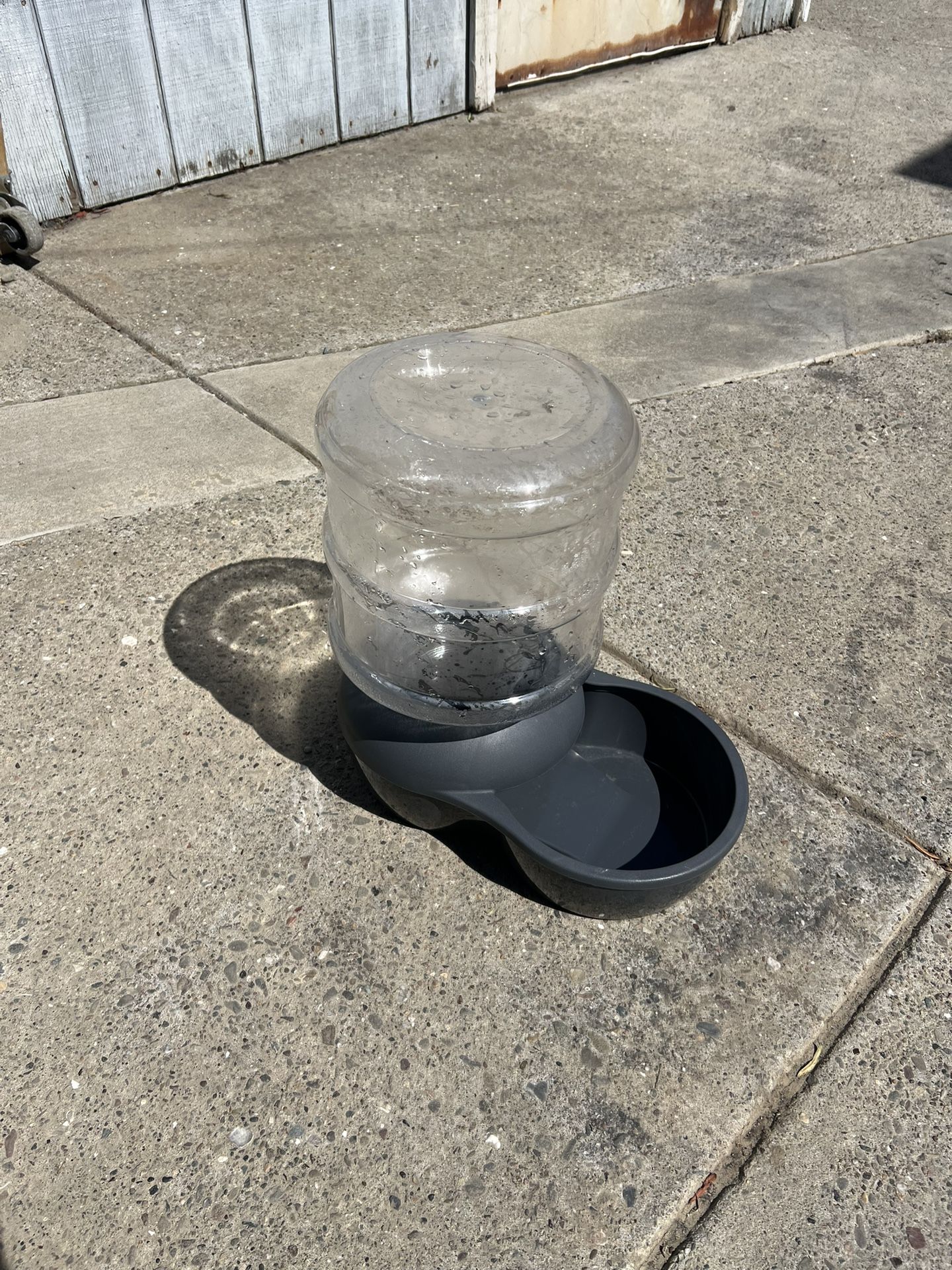 Self Dispensing Water Bowl