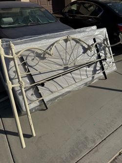 Free bed frame